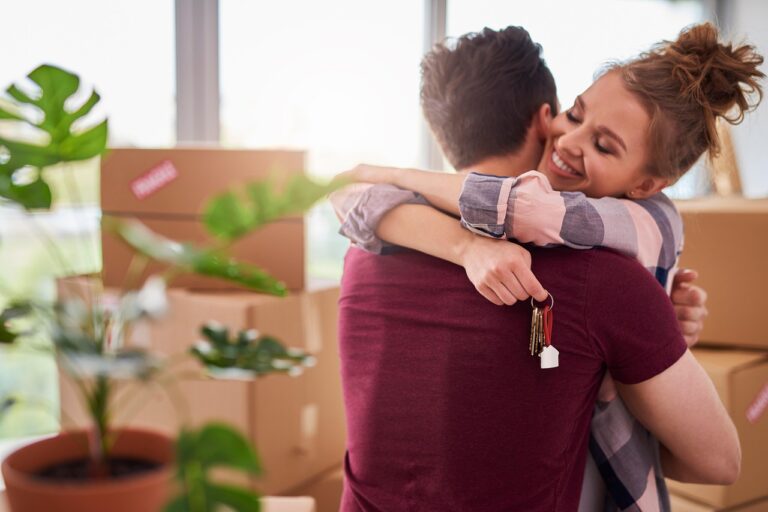 Pareja compradores vivienda