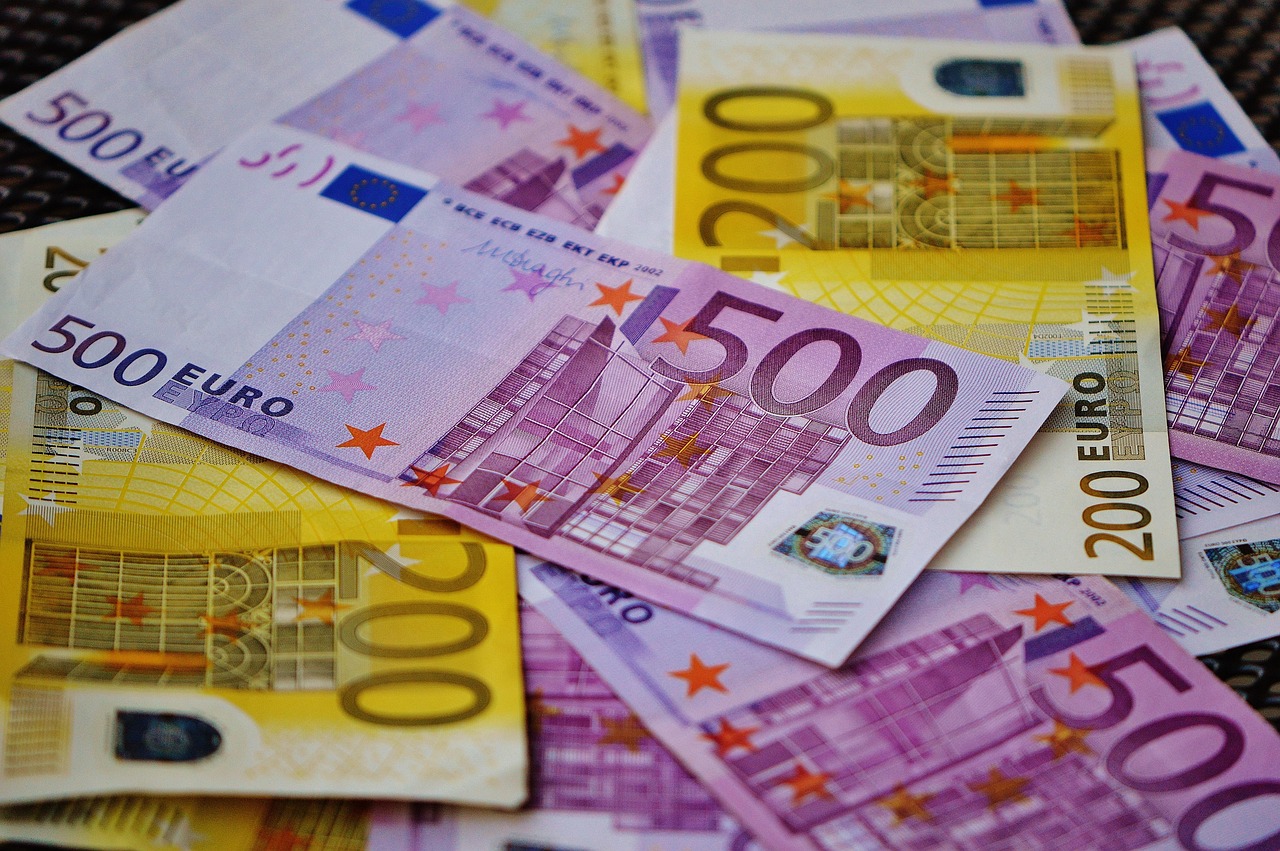 Euros billetes inversión inmobiliaria capital